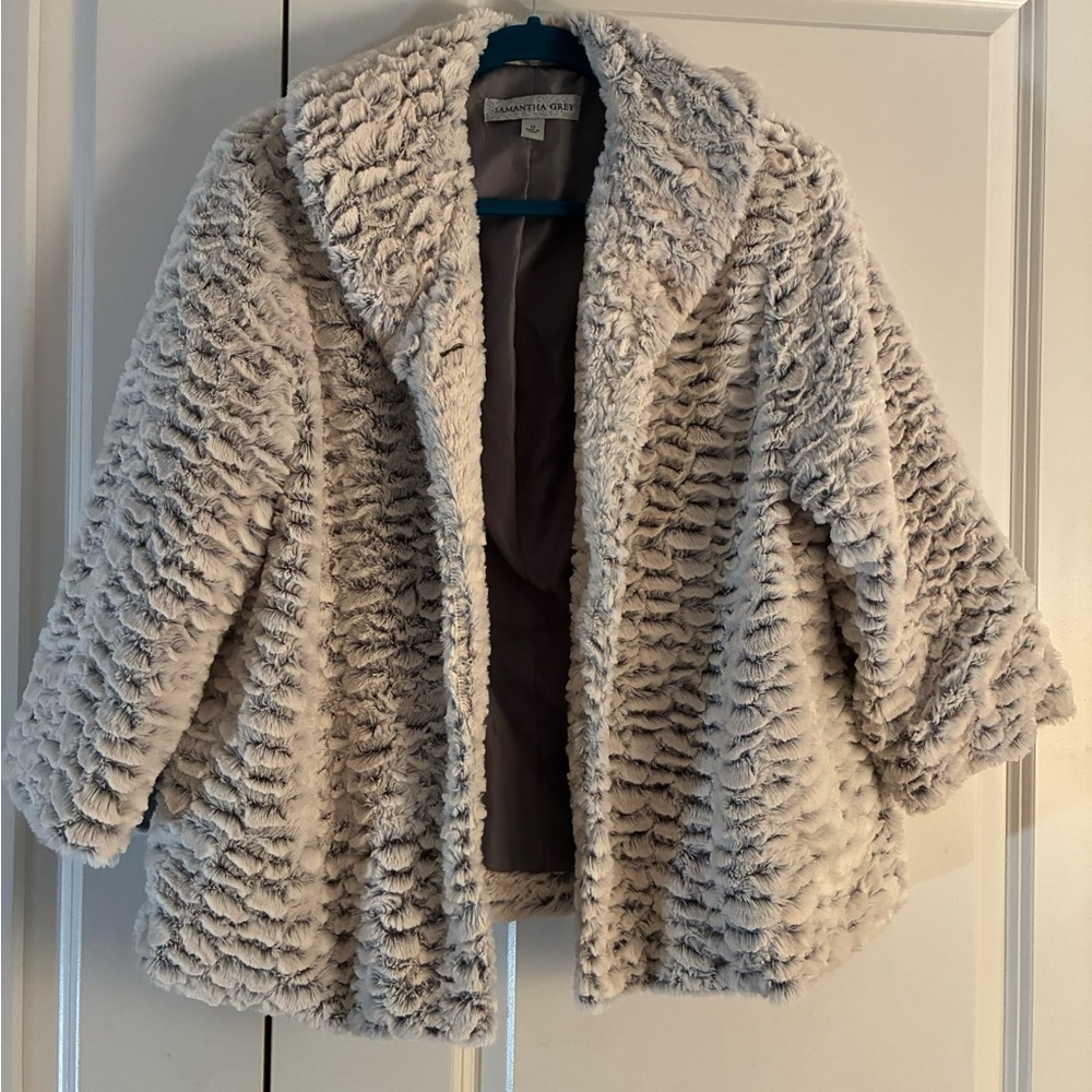 Samantha Sung Grey Textured Cream Faux Fur Jacket Size 12